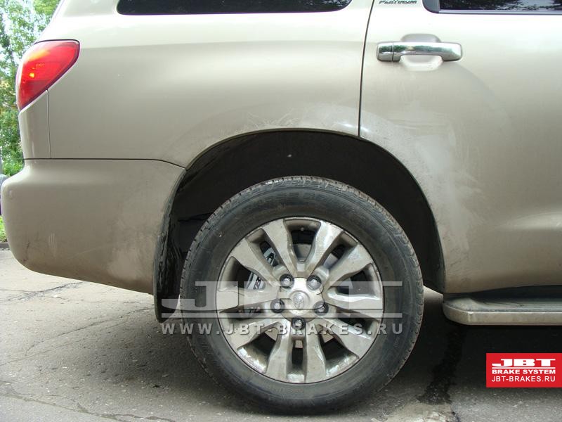 10.06.2010 toyota seqoia