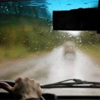 Управление автомобилем ночью, во время дождя и тумана